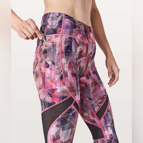 Lululemon 10 On Pace Crop *21" Sun Dazed Multi Pink  great pre owned condition - Picture 1 of 9